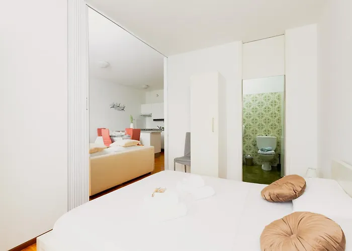 White - Lg - Sangottardo26 Апартаменти *