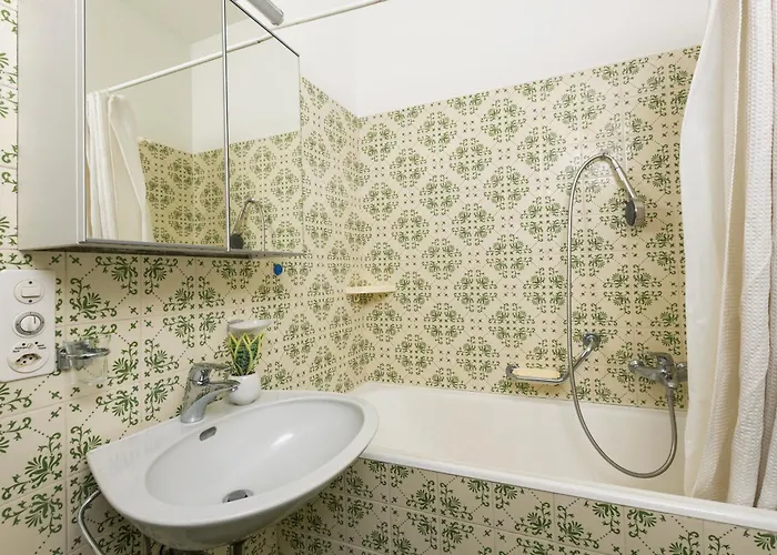 Апартаменти White - Lg - Sangottardo26 *